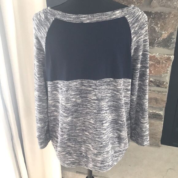 Colette, Blue Block Burnout Top, 3/4 Sleeve, Medium - Picture 5 of 9